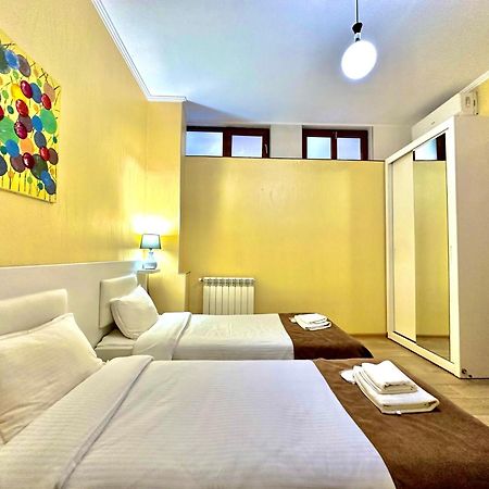 Hotel Four Brothers Тбилиси Екстериор снимка