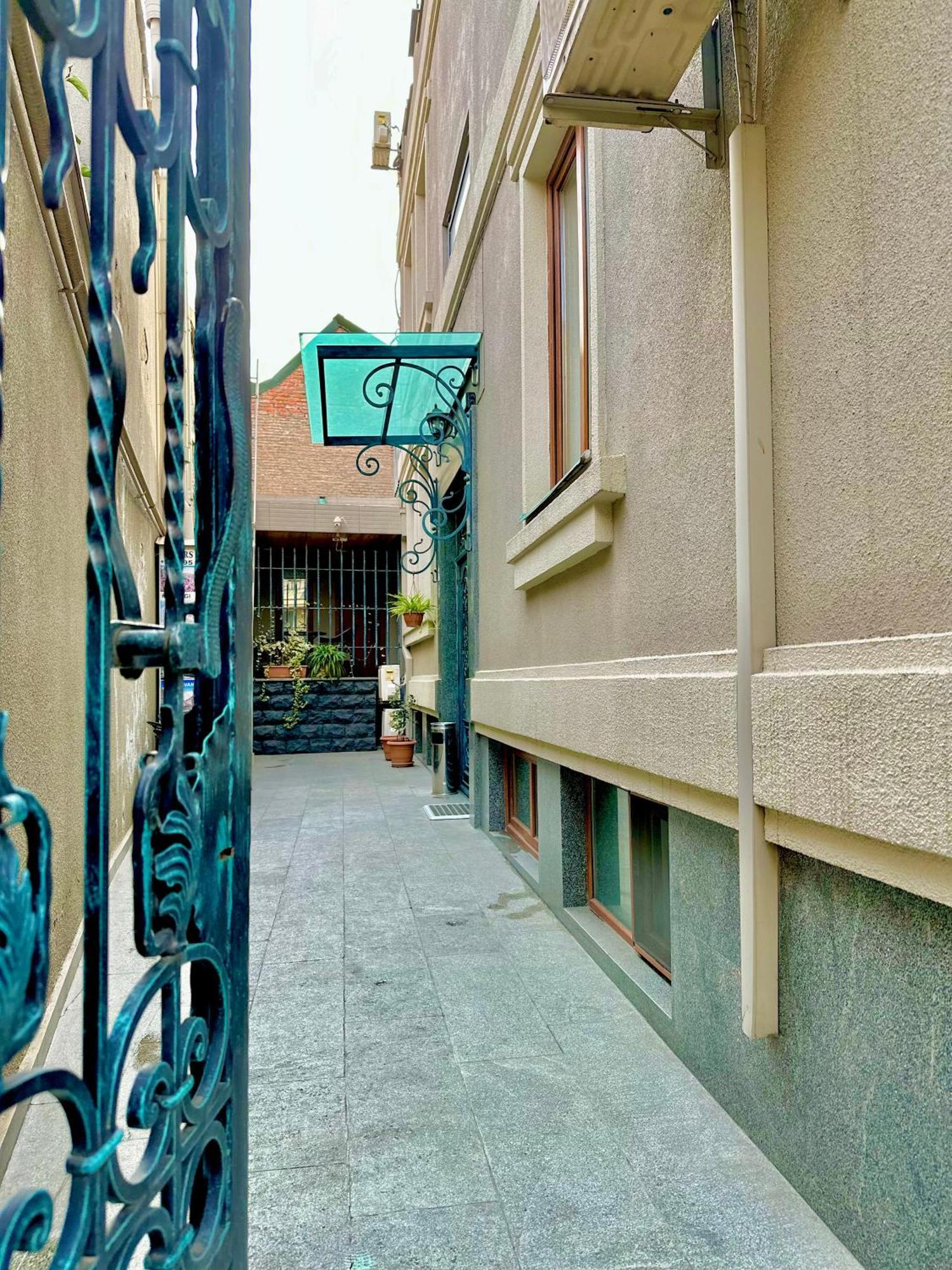 Hotel Four Brothers Тбилиси Екстериор снимка