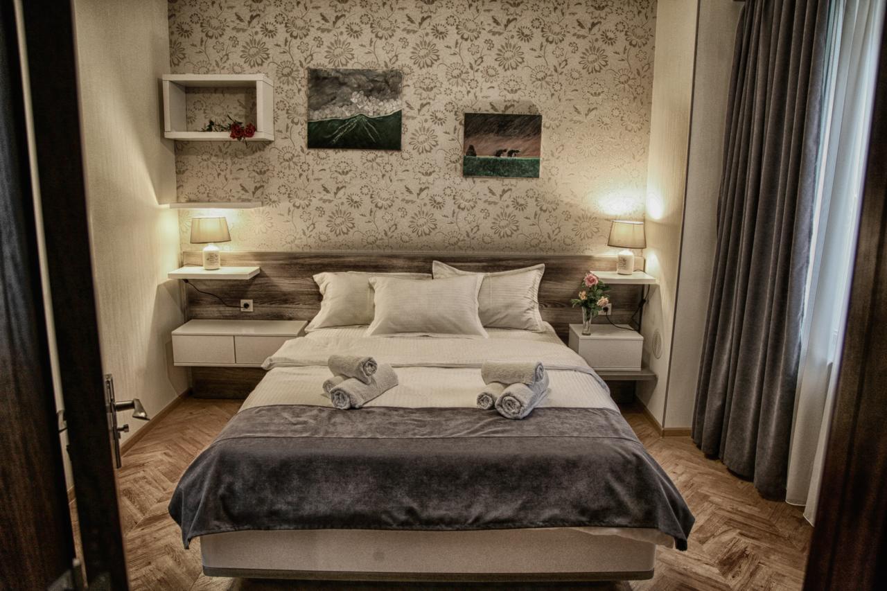 Hotel Four Brothers Тбилиси Екстериор снимка