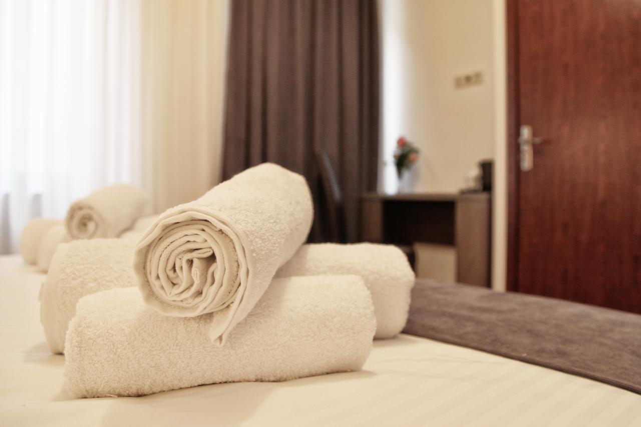 Hotel Four Brothers Тбилиси Екстериор снимка