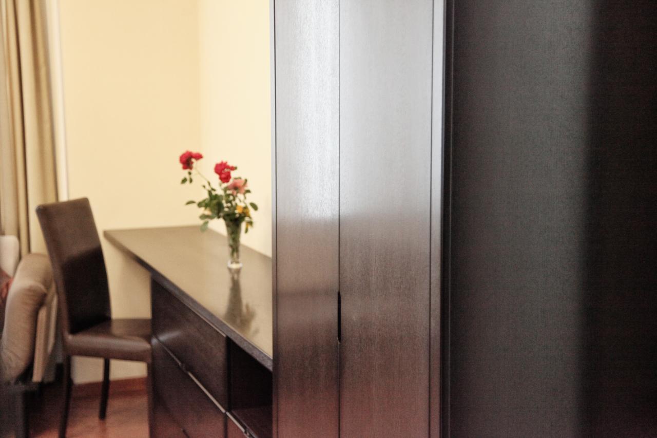 Hotel Four Brothers Тбилиси Екстериор снимка