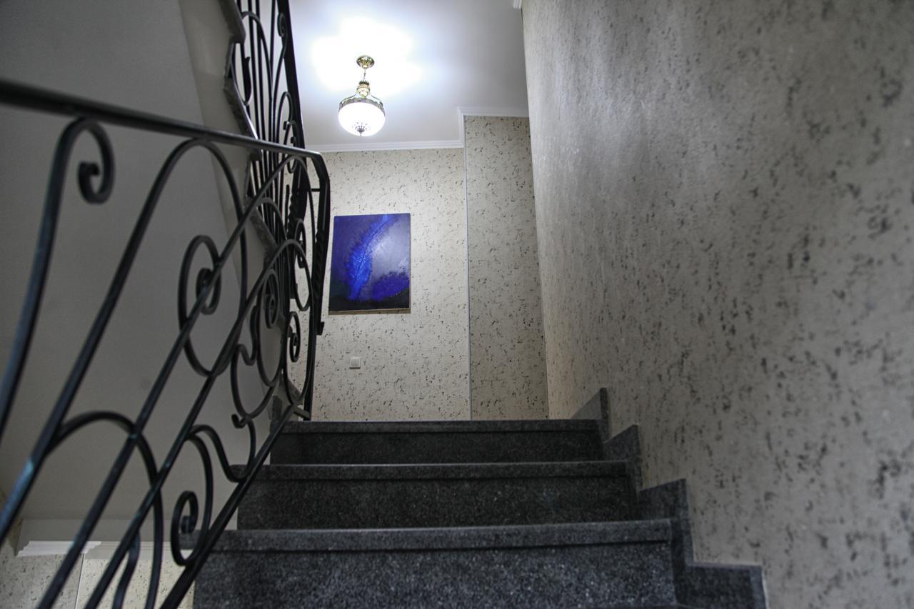 Hotel Four Brothers Тбилиси Екстериор снимка