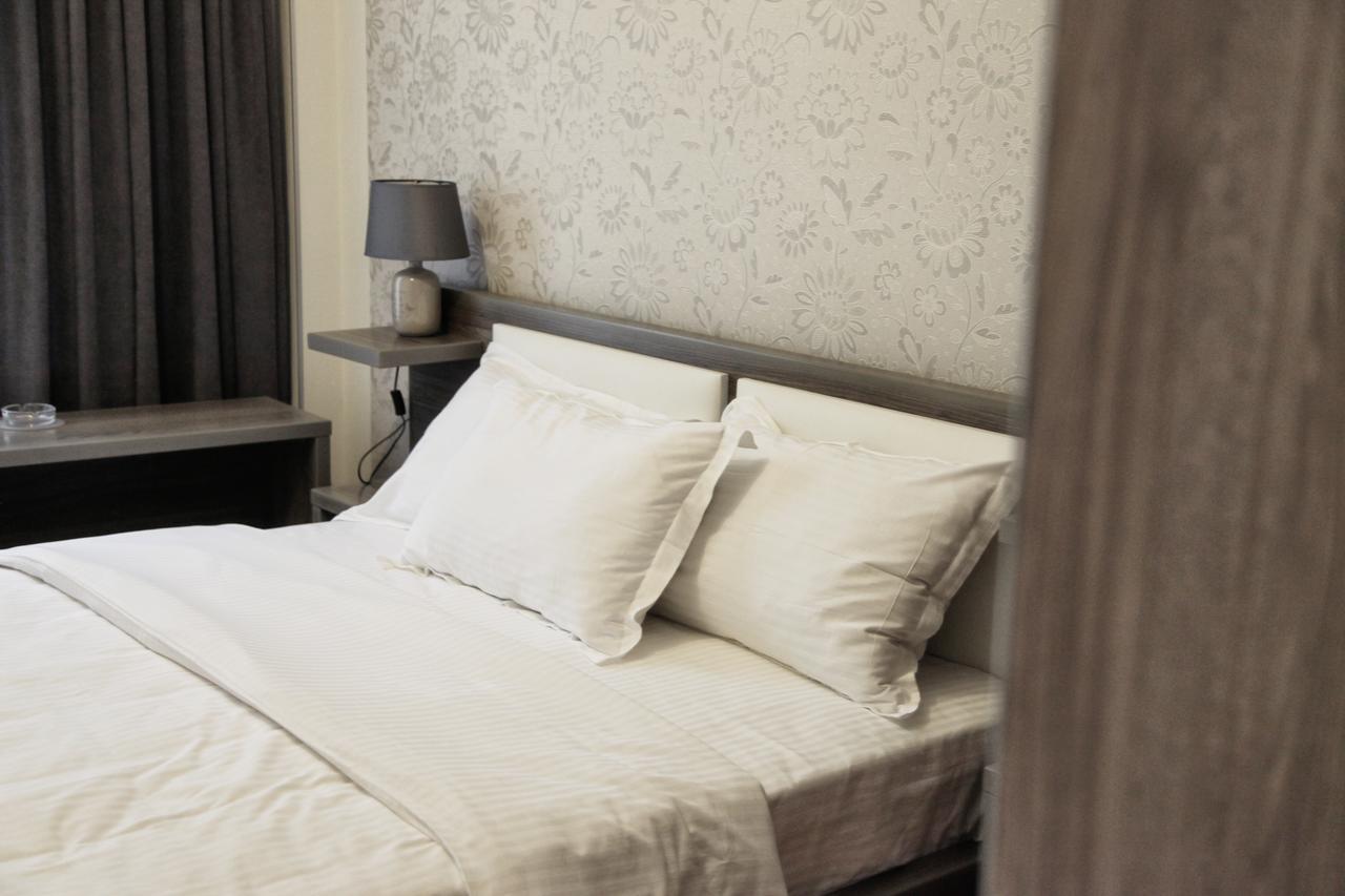 Hotel Four Brothers Тбилиси Екстериор снимка